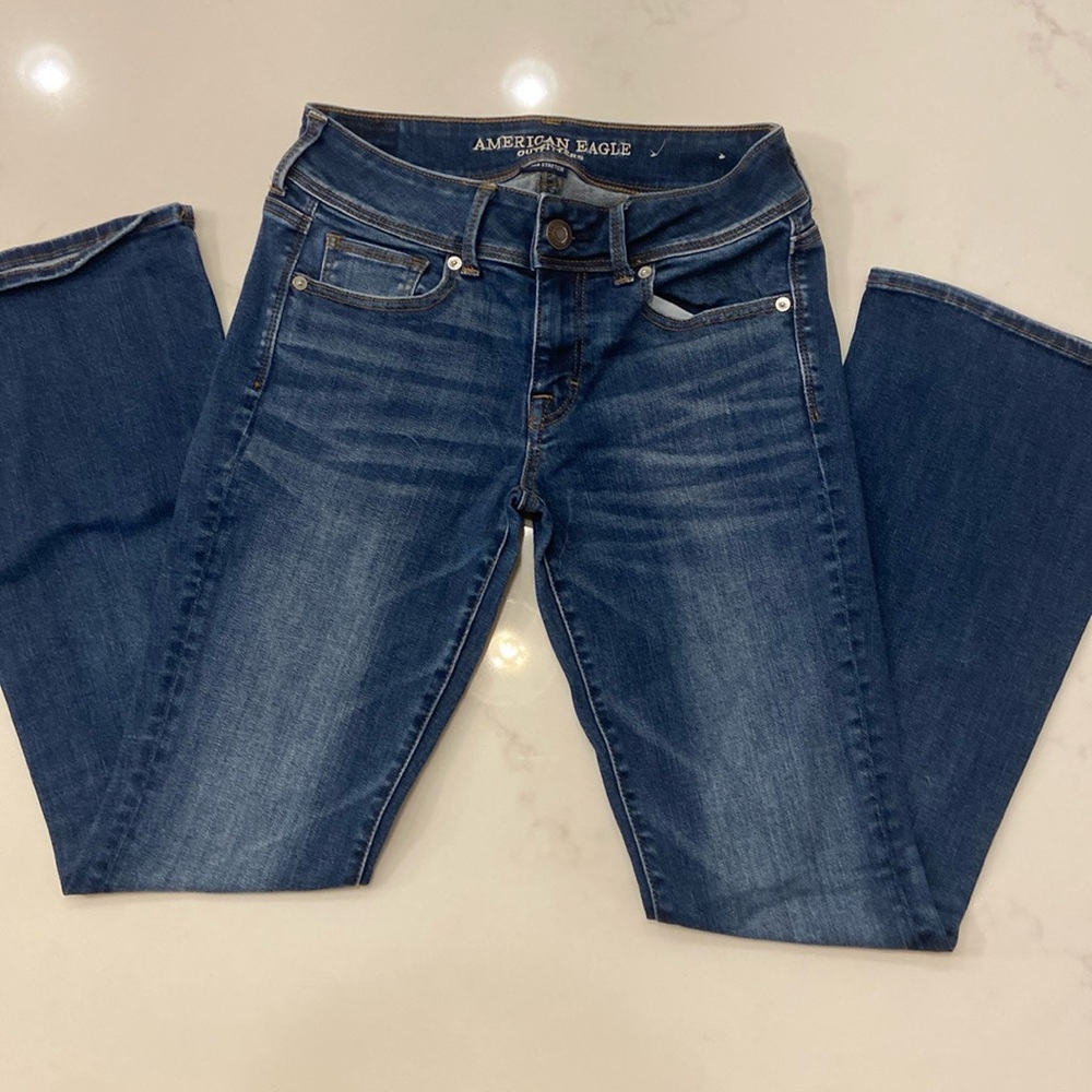 American Eagle Outfitters Jeans
Dark Wash Size 4
Great Condition
Never Worn